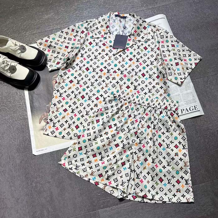 Louis Vuitton Men LV Monogram Printed Short-Sleeved Silk Shirt Relaxed Fit 1AFQ27