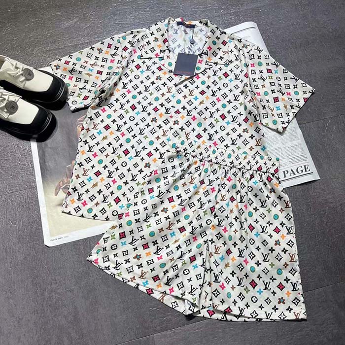 Louis Vuitton Men LV Monogram Printed Short-Sleeved Silk Shirt Relaxed Fit 1AFQ27