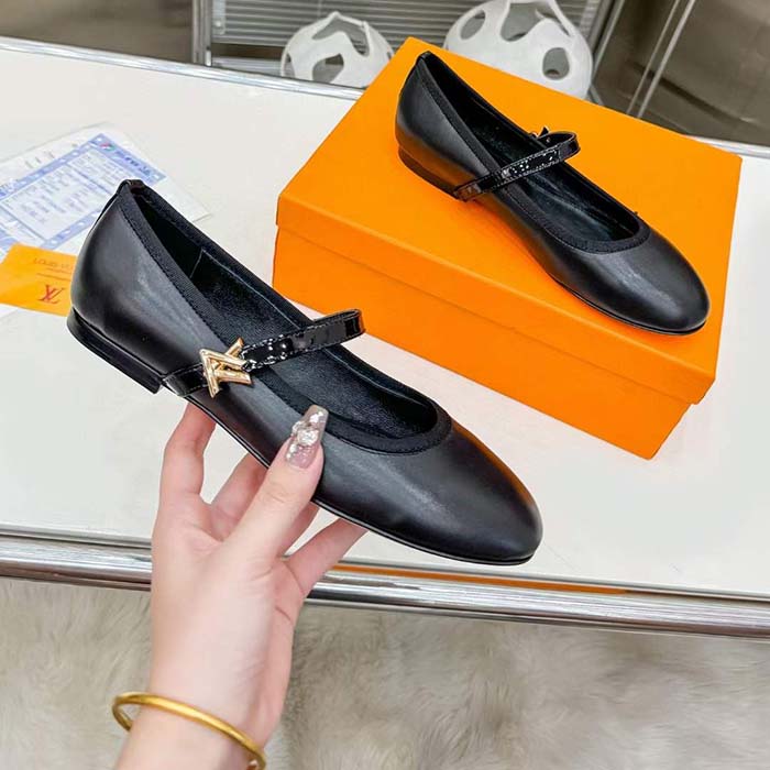 Louis Vuitton Women Romy Flat Ballerina Black Lambskin Leather LV Twist 1ACUKM