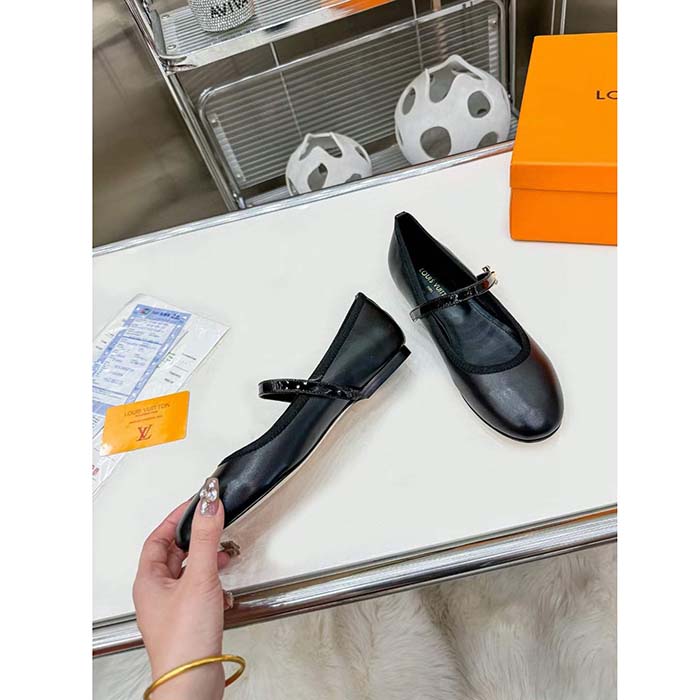 Louis Vuitton Women Romy Flat Ballerina Black Lambskin Leather LV Twist 1ACUKM
