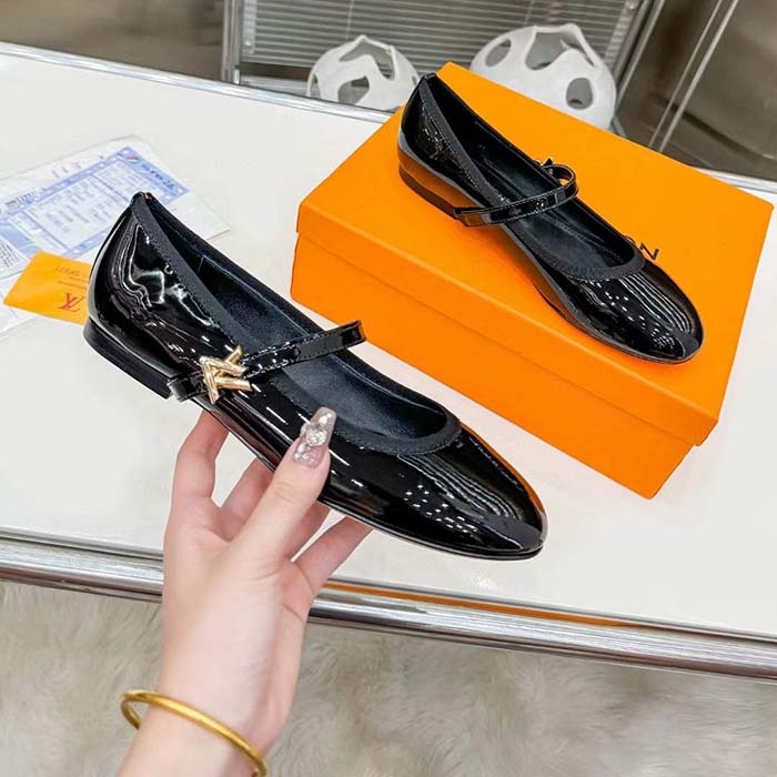 Louis Vuitton Women Romy Flat Ballerina Black Lambskin Patent Leather LV Twist
