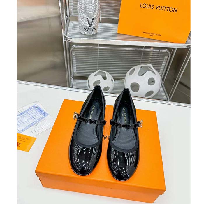 Louis Vuitton Women Romy Flat Ballerina Black Lambskin Patent Leather LV Twist