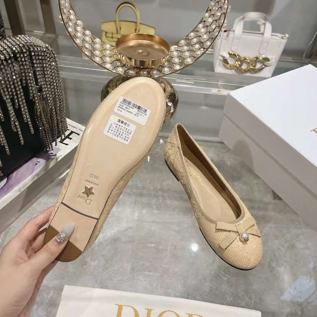 Dior CD Women Dior Ballet Flat Natural Cannage Raffia Grosgrain Bow Resin Pearl