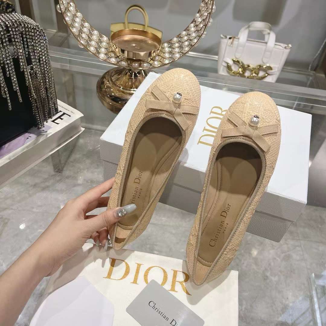Dior CD Women Dior Ballet Flat Natural Cannage Raffia Grosgrain Bow Resin Pearl