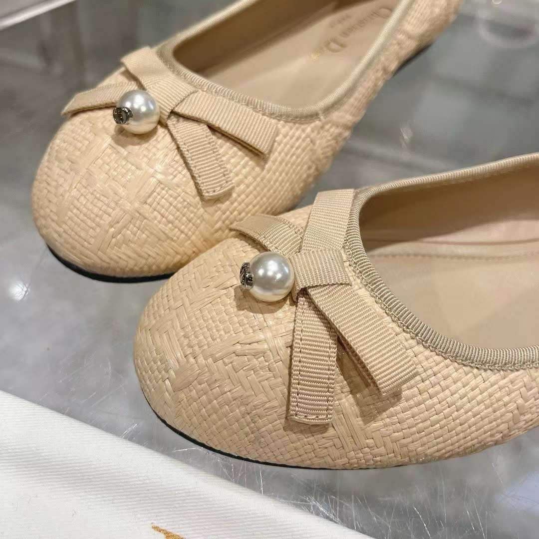 Dior CD Women Dior Ballet Flat Natural Cannage Raffia Grosgrain Bow Resin Pearl