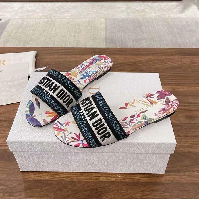 Dior Unisex CD Dway Slide White Multicolor Embroidered Cotton Toile De Jouy Fantastica
