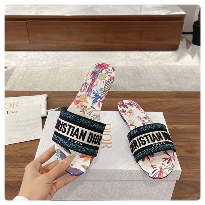 Dior Unisex CD Dway Slide White Multicolor Embroidered Cotton Toile De Jouy Fantastica