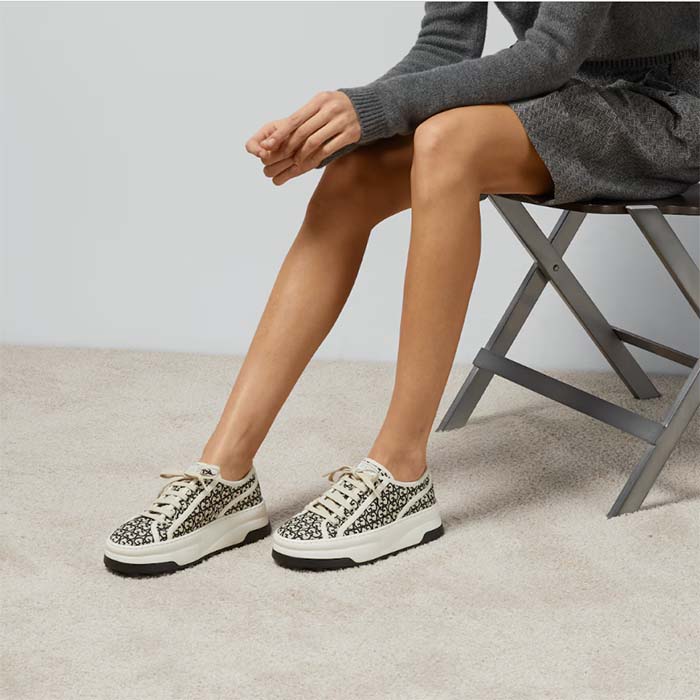 Gucci Unisex GG Sneaker Ivory Black GG Canvas Jacquard Low Heel