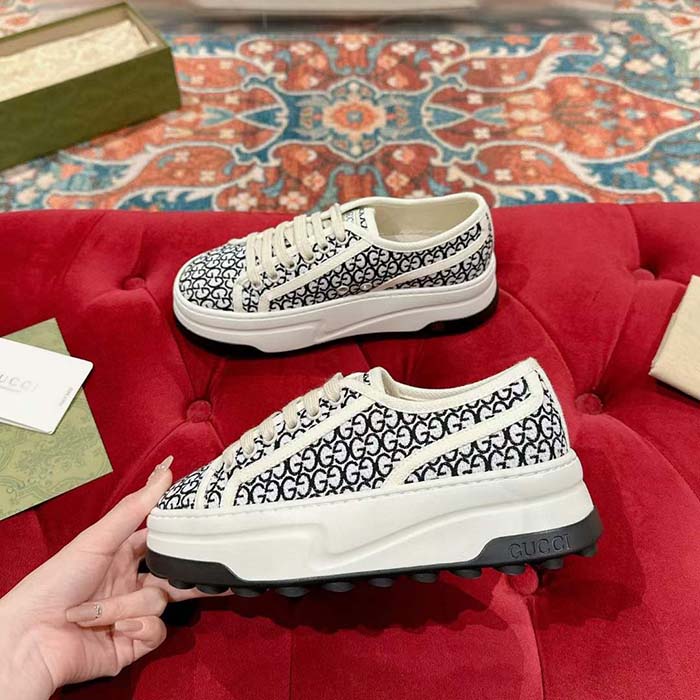Gucci Unisex GG Sneaker Ivory Black GG Canvas Jacquard Low Heel