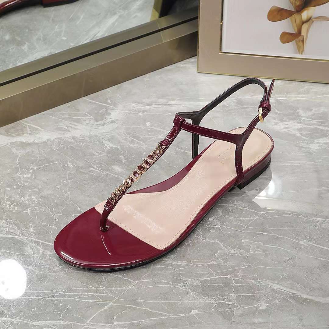 Gucci Women GG Signoria Thong Sandal Rosso Ancora Red Patent Leather Flat