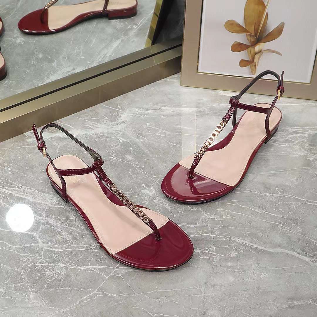 Gucci Women GG Signoria Thong Sandal Rosso Ancora Red Patent Leather Flat