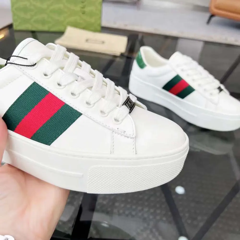 Gucci Unisex GG Ace Sneaker White Leather Green Red Web ‘ACE’ Metal Tag Rubber 4.5cm