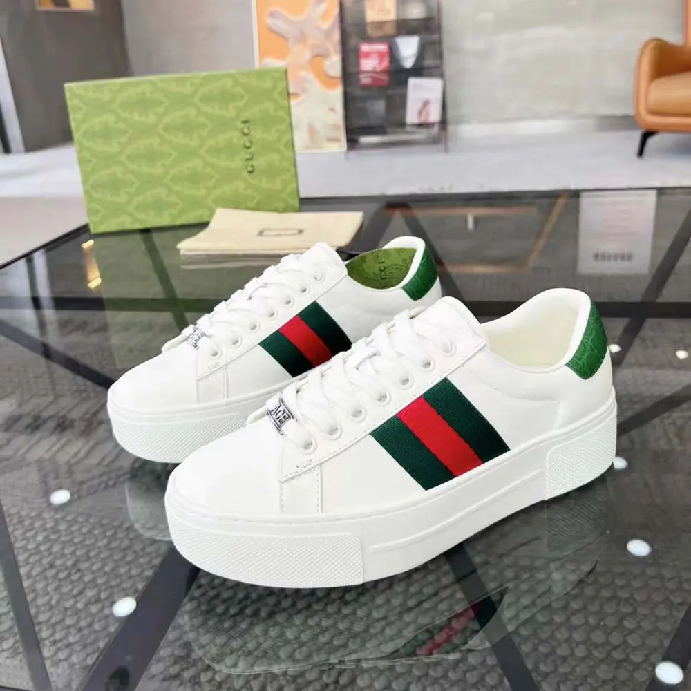Gucci Unisex GG Ace Sneaker White Leather Green Red Web ‘ACE’ Metal Tag Rubber 4.5cm