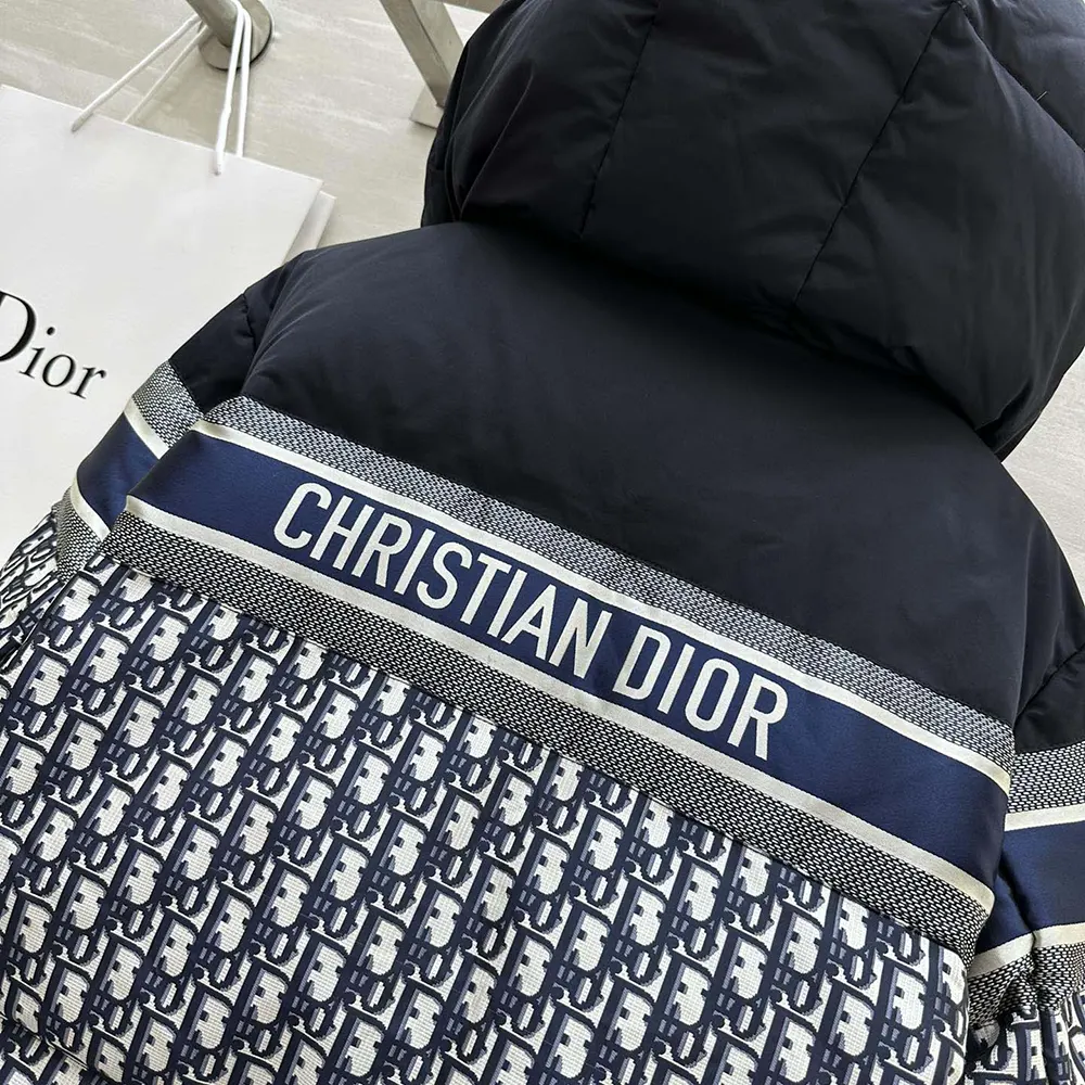 Dior Men Reversible Cropped Puffer Jacket Blue and Ecru Dior Oblique Quilted Technical Taffeta