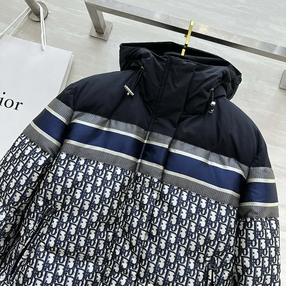 Dior Men Reversible Cropped Puffer Jacket Blue and Ecru Dior Oblique Quilted Technical Taffeta