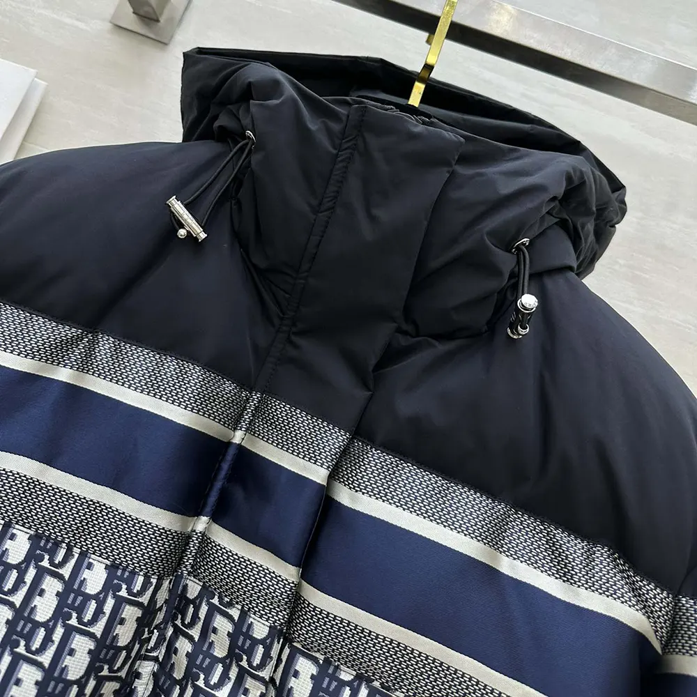 Dior Men Reversible Cropped Puffer Jacket Blue and Ecru Dior Oblique Quilted Technical Taffeta