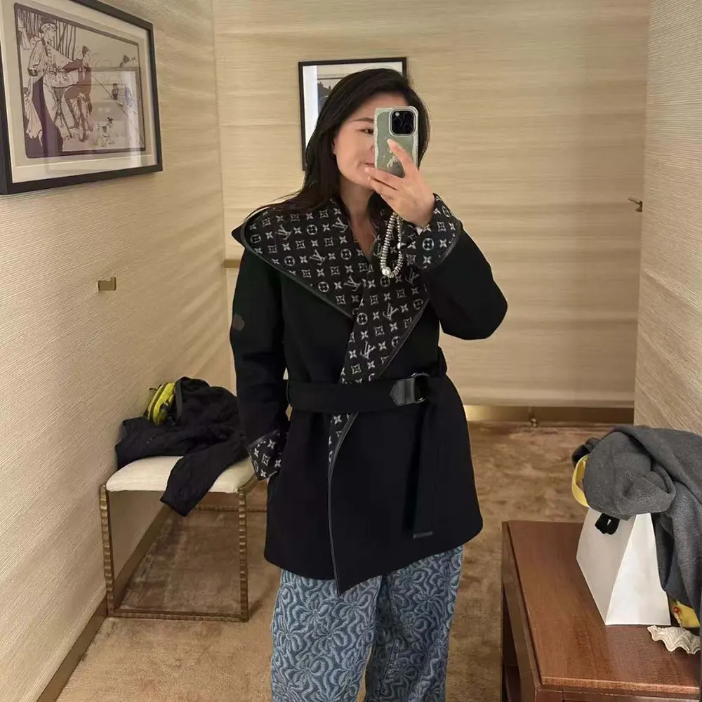 Louis Vuitton LV Women Belted Short Wrap Pea Coat-Black / White 1A99KC