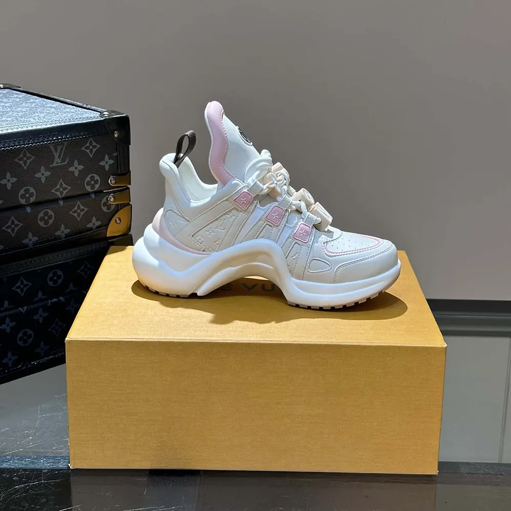 Louis Vuitton Women LV Archlight Sneaker 1AD283