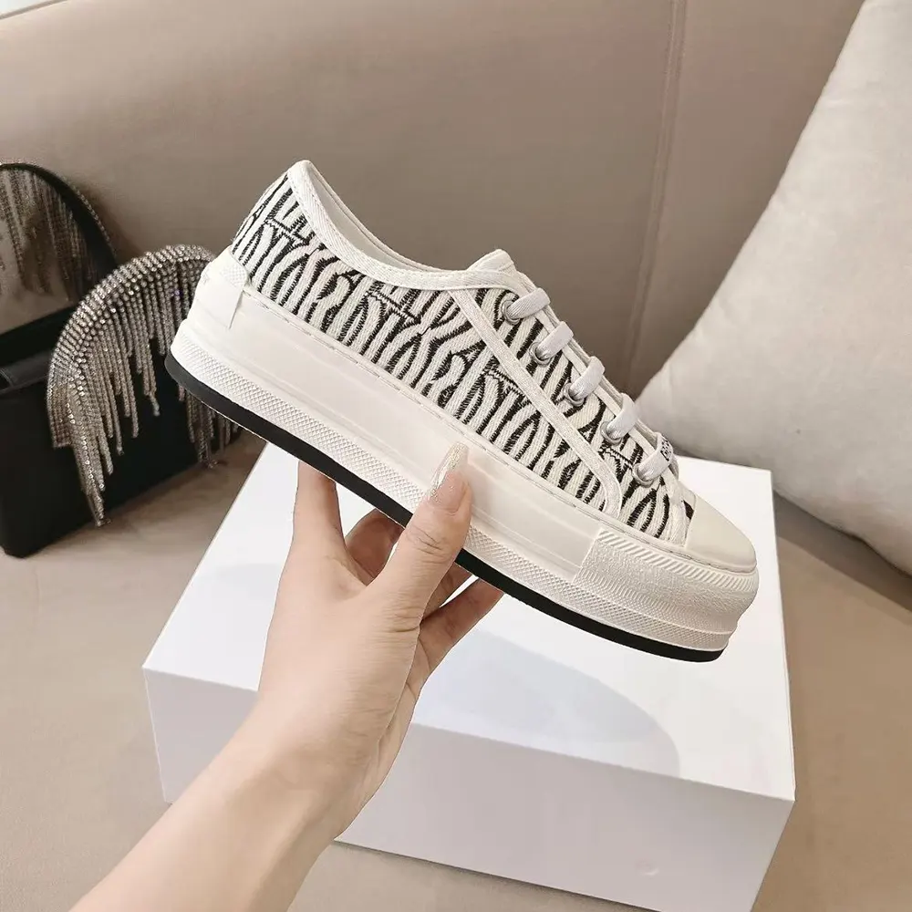 Dior Women Walk’n’Dior Platform Sneaker Embroidered Cotton-White/Black