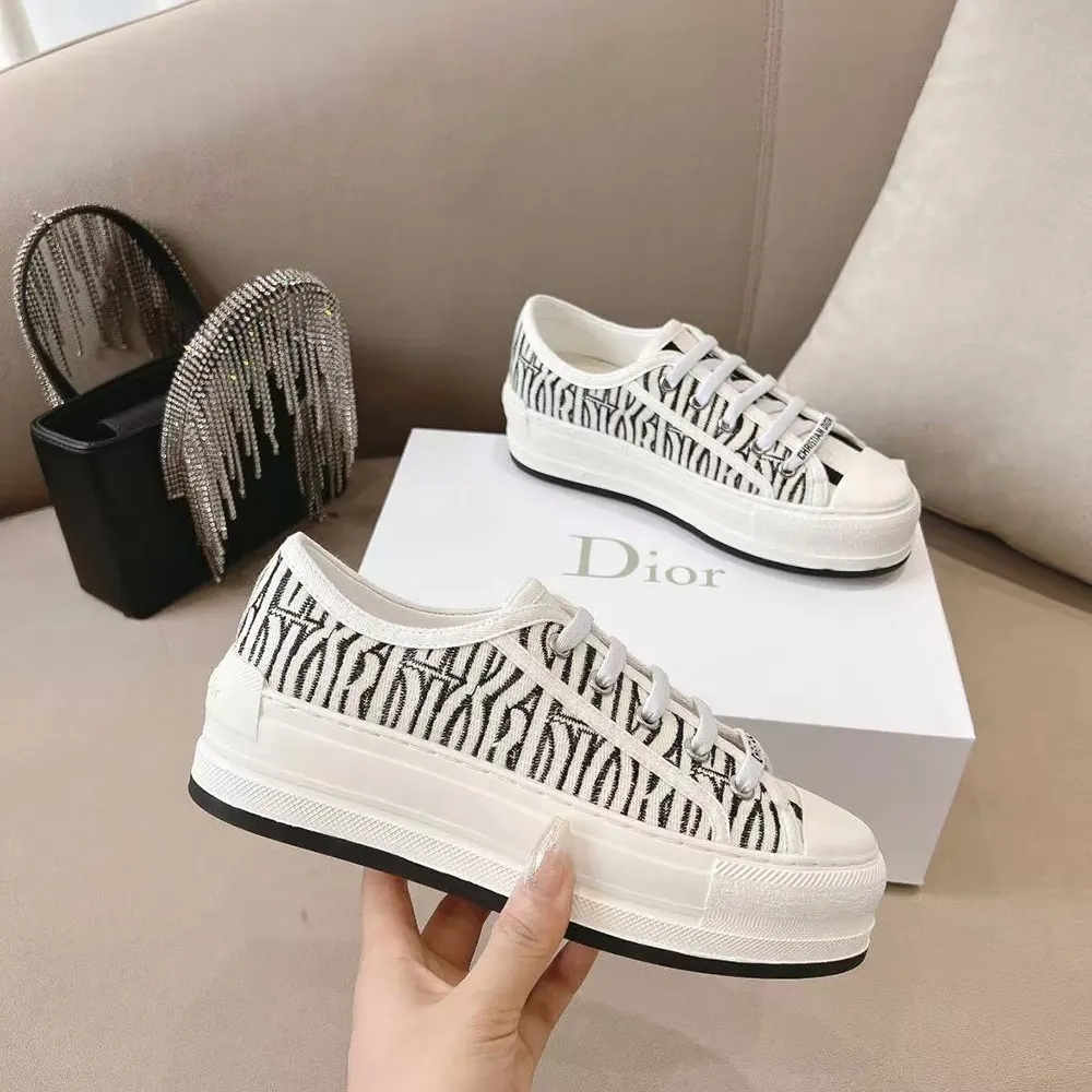 Dior Women Walk’n’Dior Platform Sneaker Embroidered Cotton-White/Black
