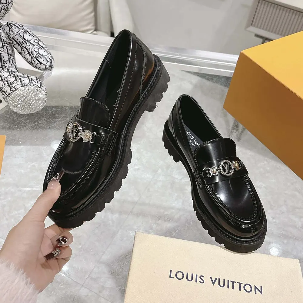 Louis Vuitton LV Women District Flat Loafer-Black 1AGXI3