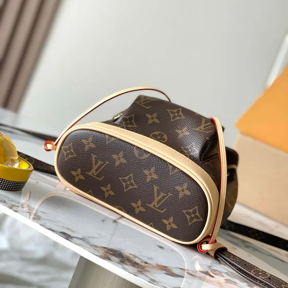 Louis Vuitton LV Women Montsouris Mini in Natural cowhide-leather Trim M11199