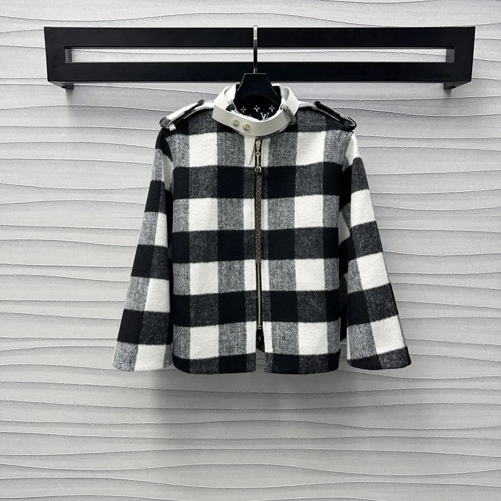 Louis Vuitton Women Double Face Check Cape 1AGPE9