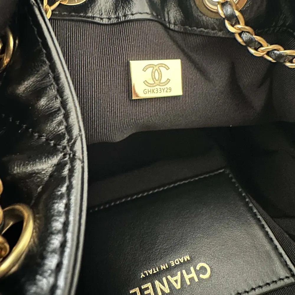 Chanel Women 25 Medium Handbag Grained Calfskin Gold Tone Metal AS5311